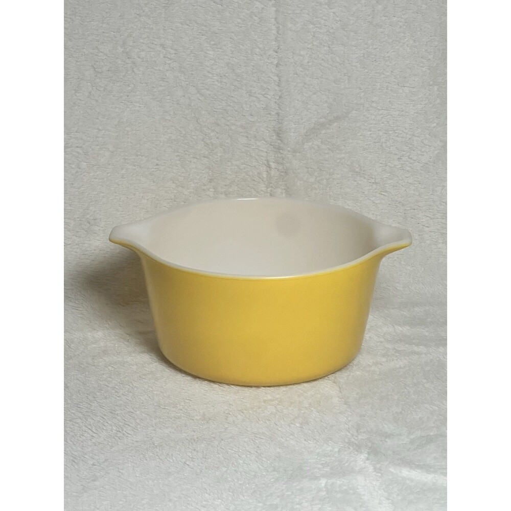 Vintage Pyrex Daisy/Sunflower 1 Quart casserole dish bowl yellow no lid #473